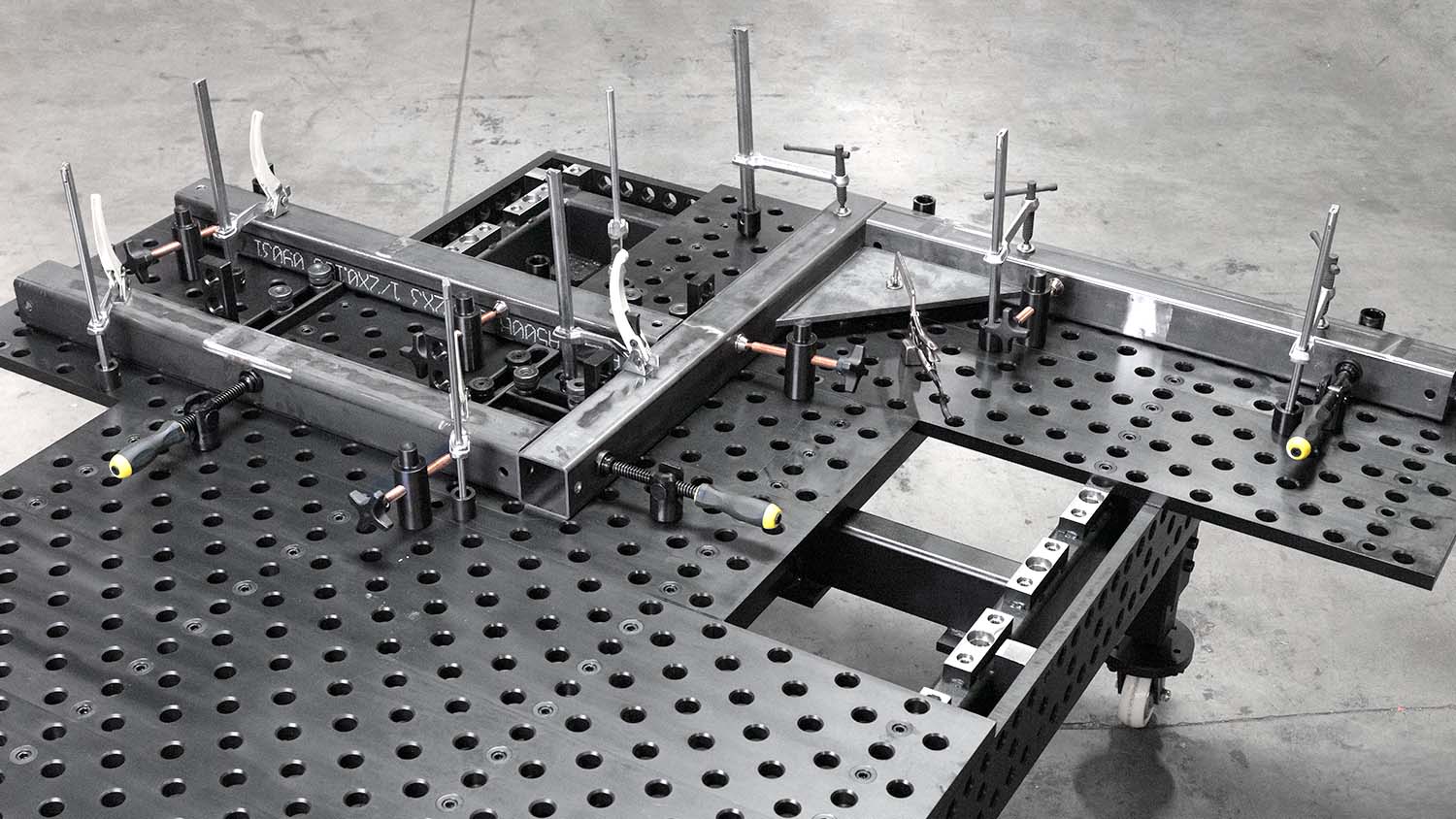 Alpha 28 Tables, 1.2 x 1.2 M - Image 11