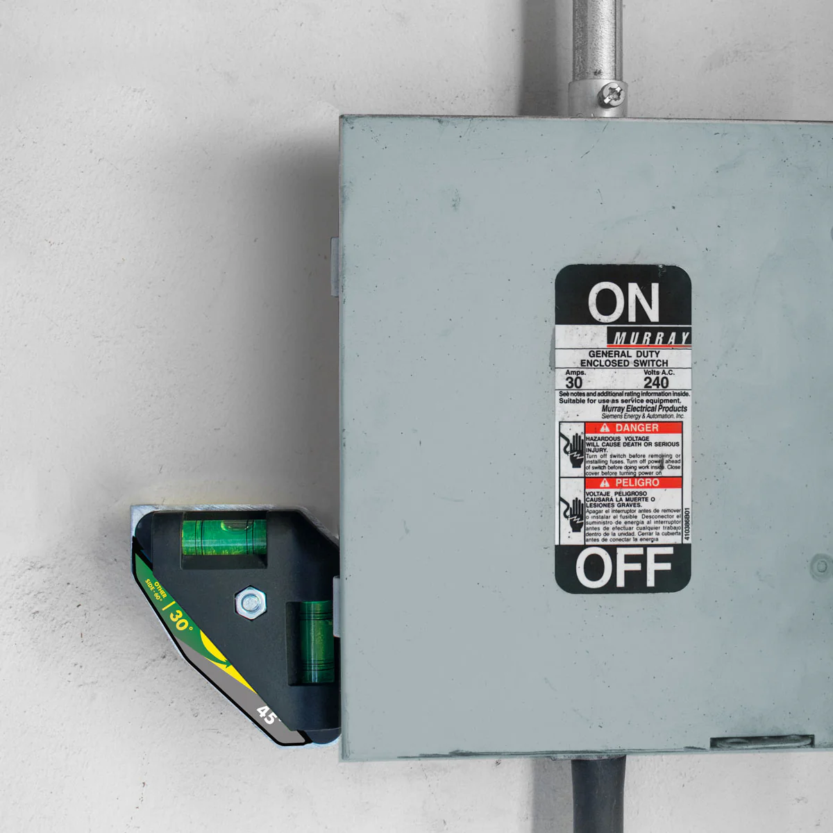 Magnetic Conduit Level - Image 5