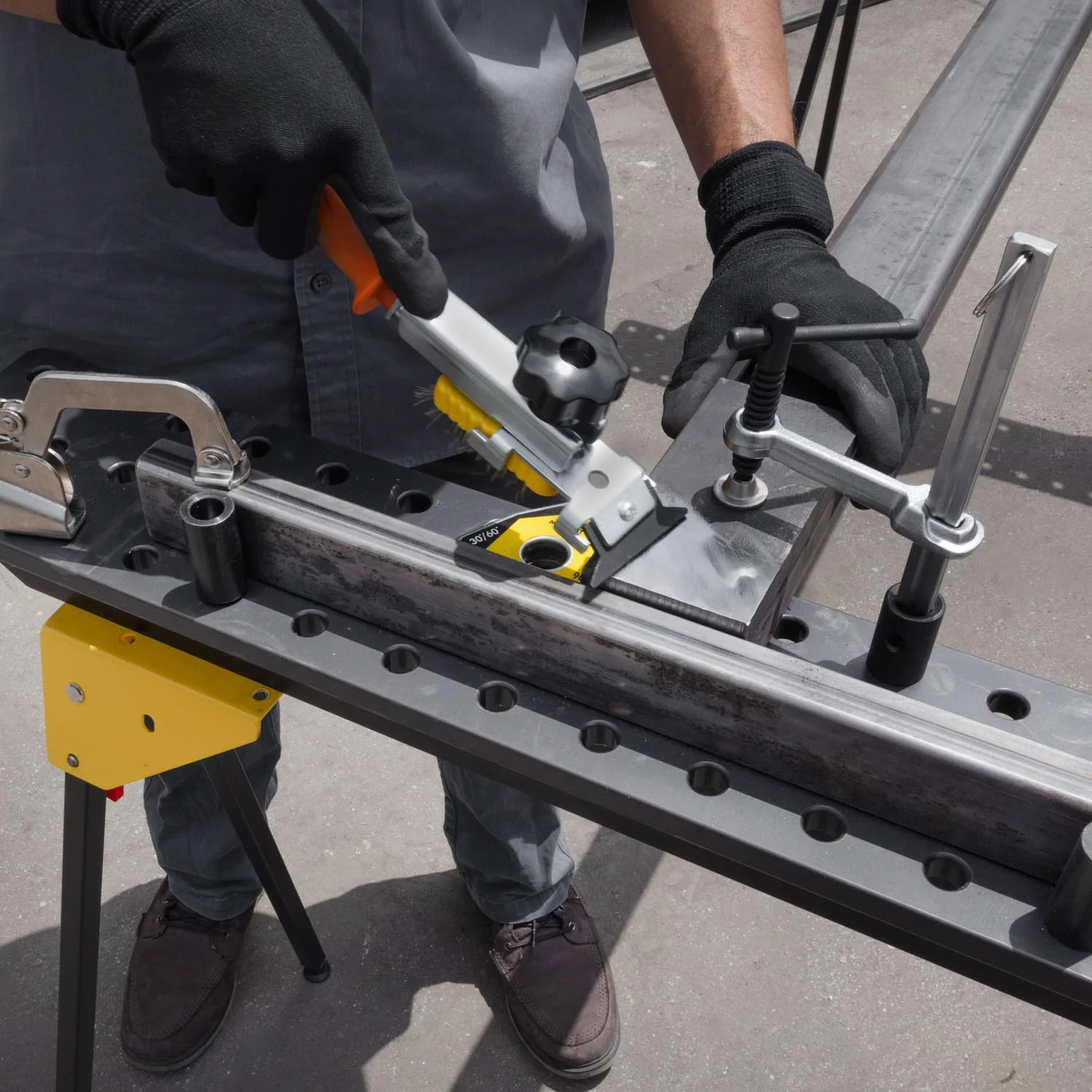 WireBrush Scraper w/Ergonomic Handle - Image 7