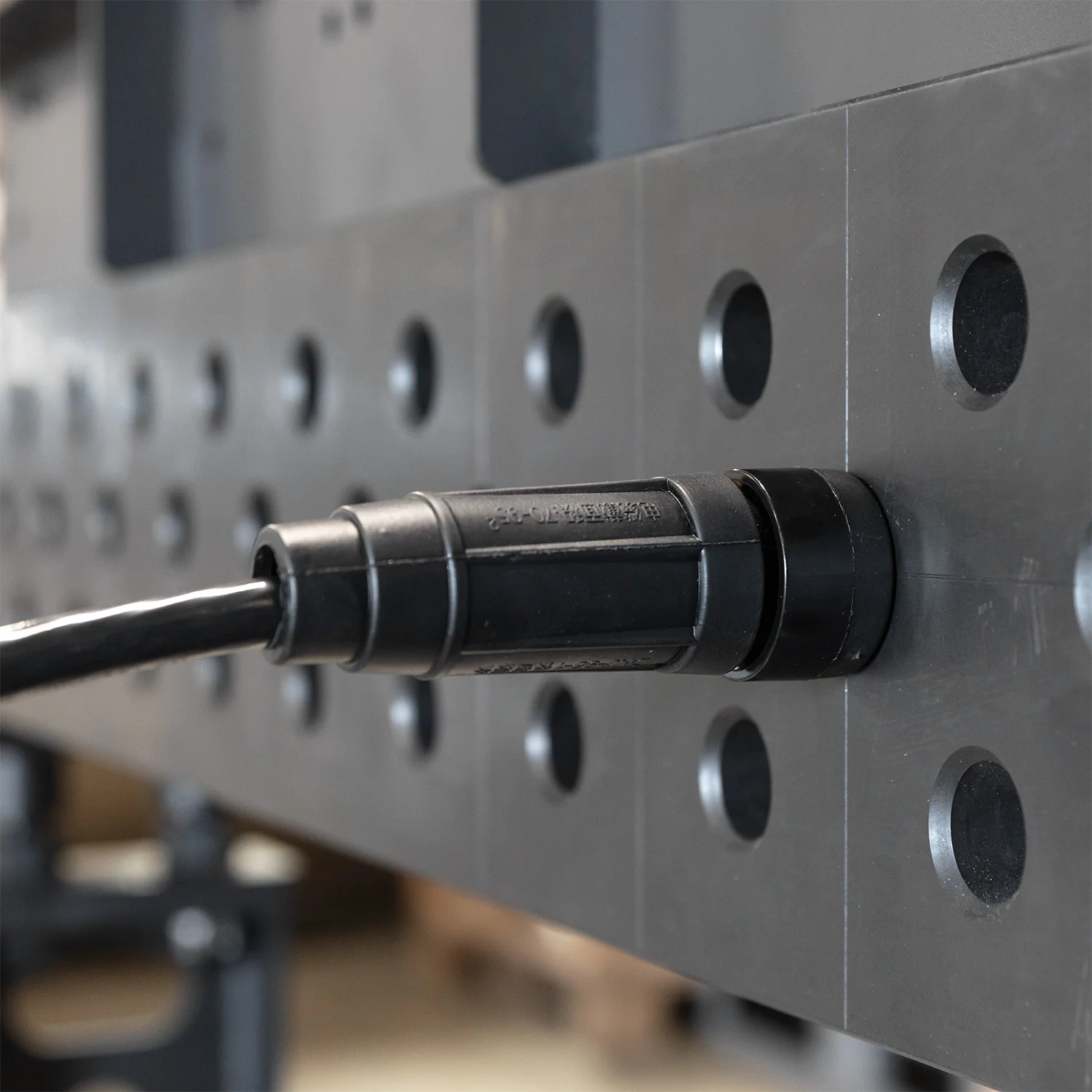 Table Grounding Adaptor, Fits 28 mm Holes - Image 4